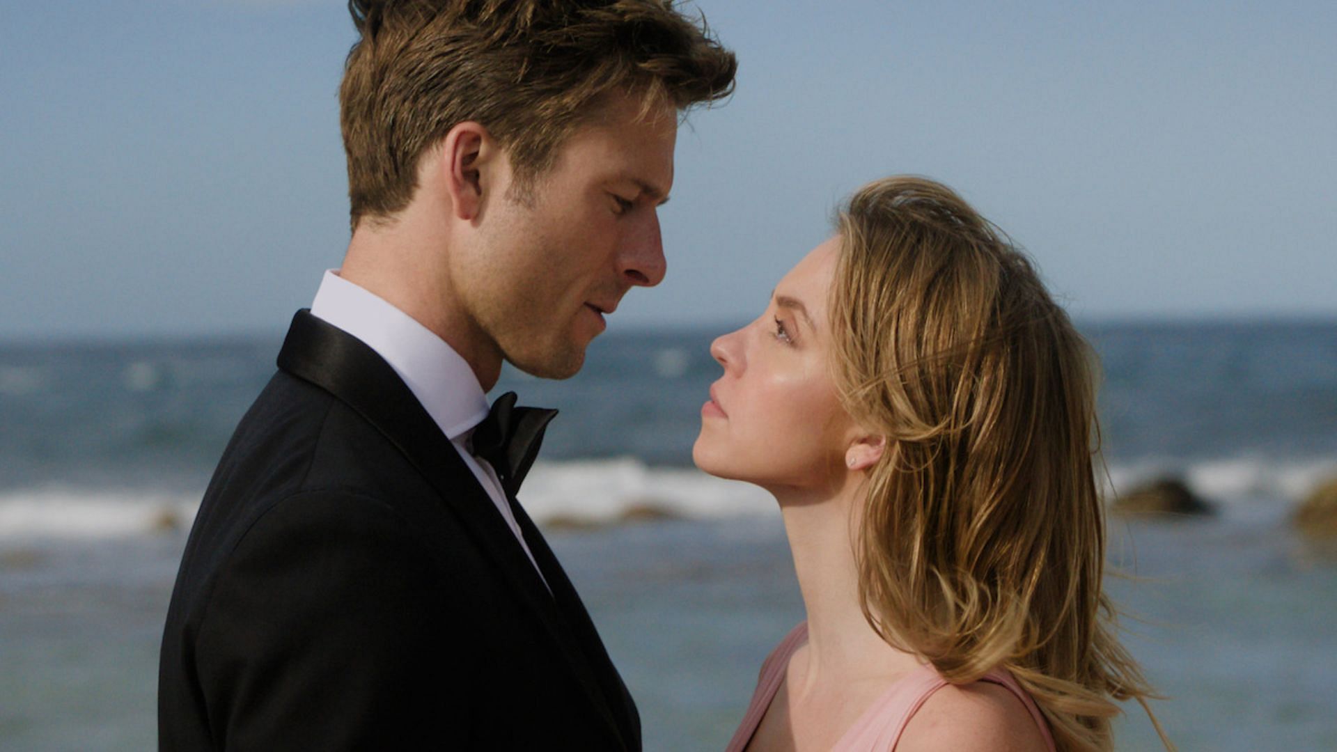 Glen Powell and Sydney Sweeney in Anyone But You (Image via Netflix Tudum)